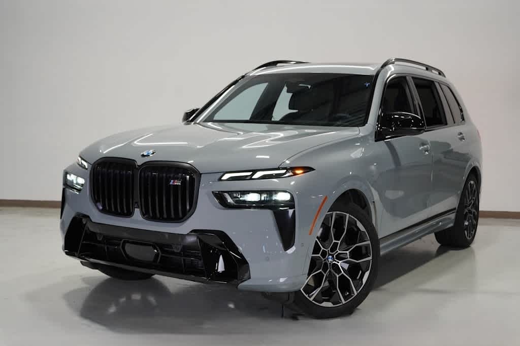 2025 BMW X7 M60i's photo