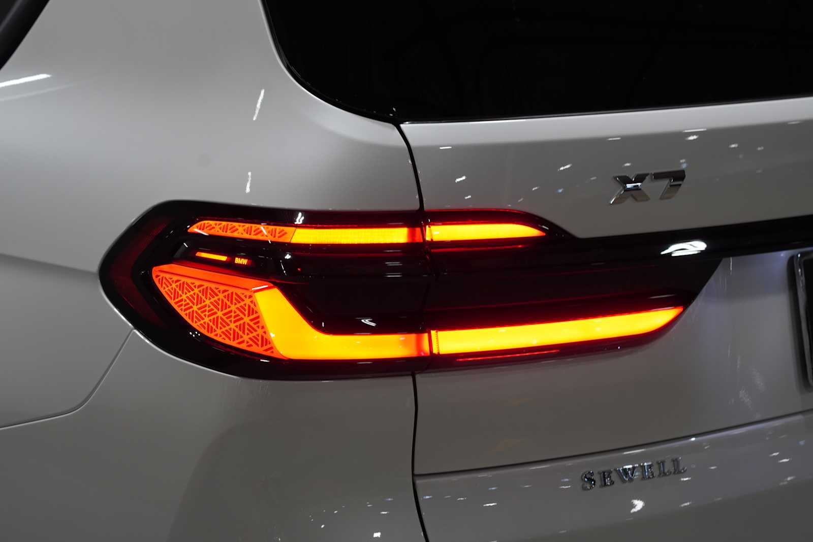 New 2027 Mineral White Metallic BMW M60i image 8