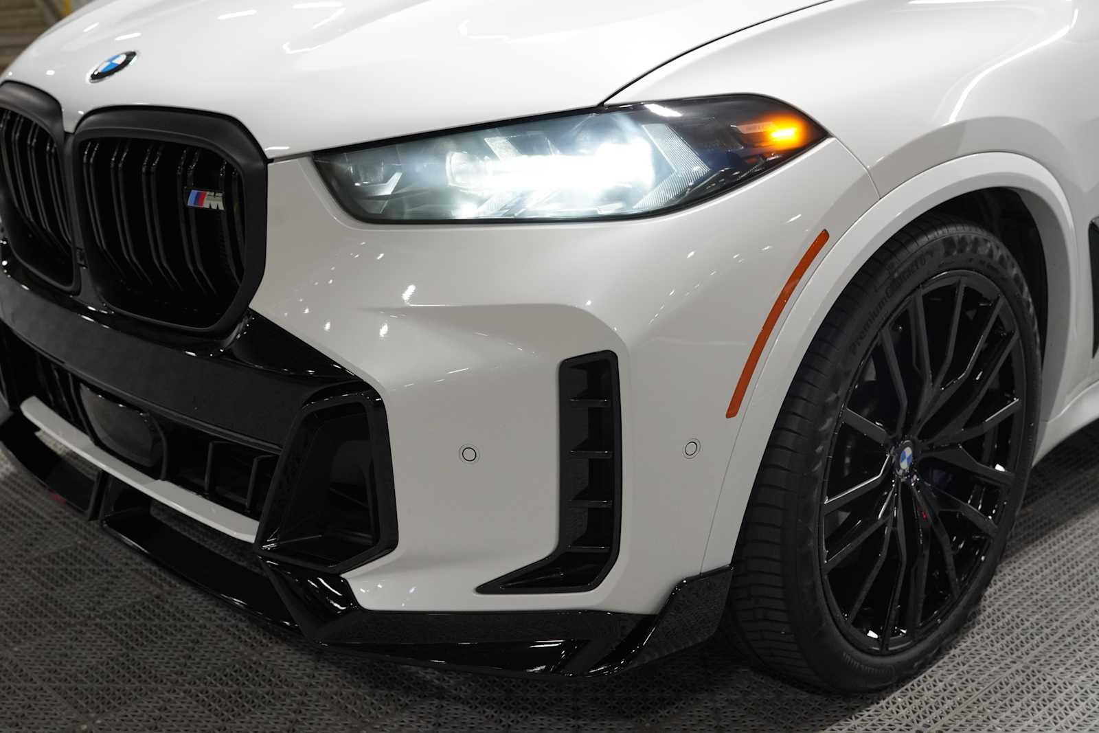 Used 2026 Mineral White Metallic BMW M60i image 7