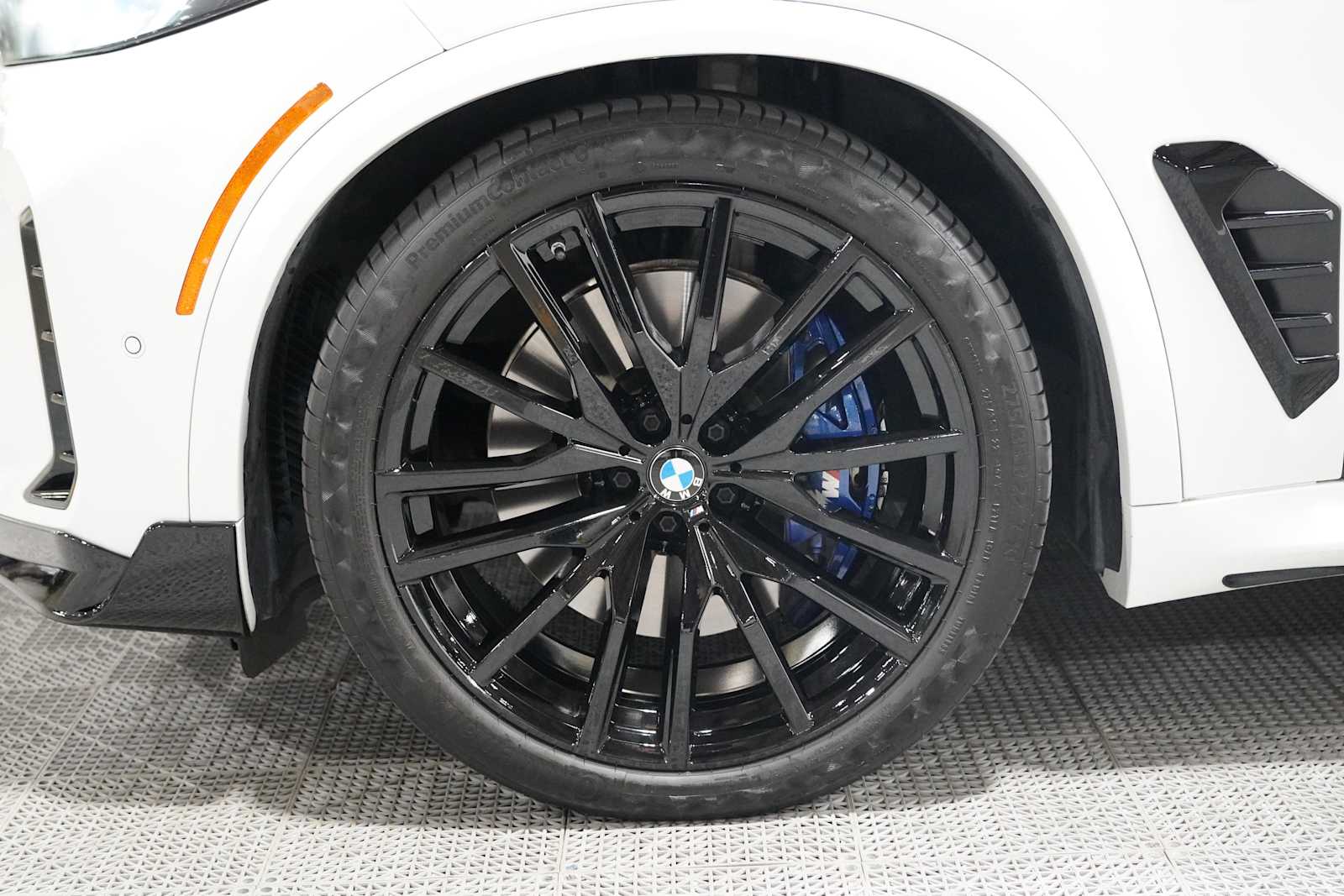 Used 2026 Mineral White Metallic BMW M60i image 8