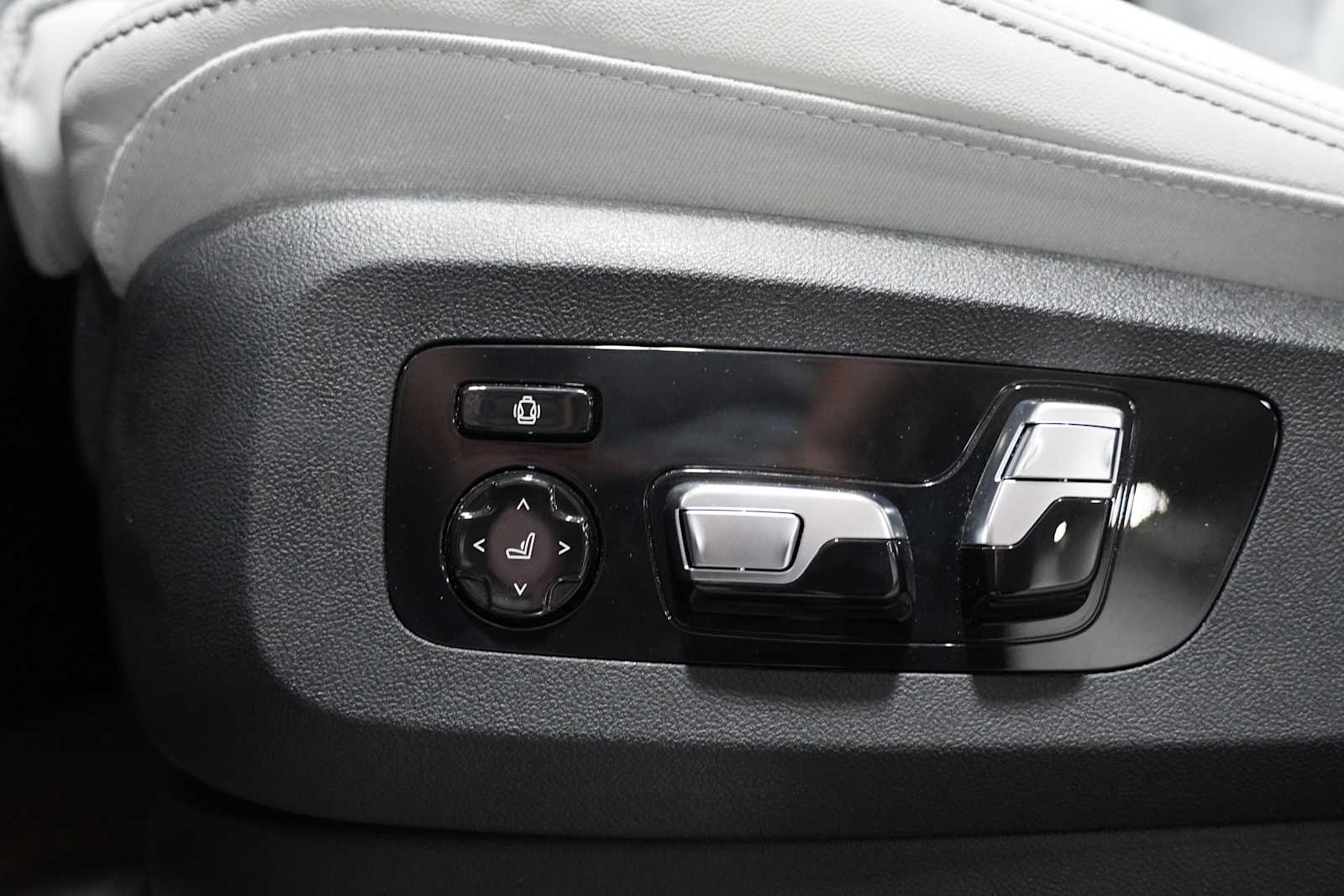 Certified Used 2024 Brooklyn Grey Metallic BMW M60i image 14