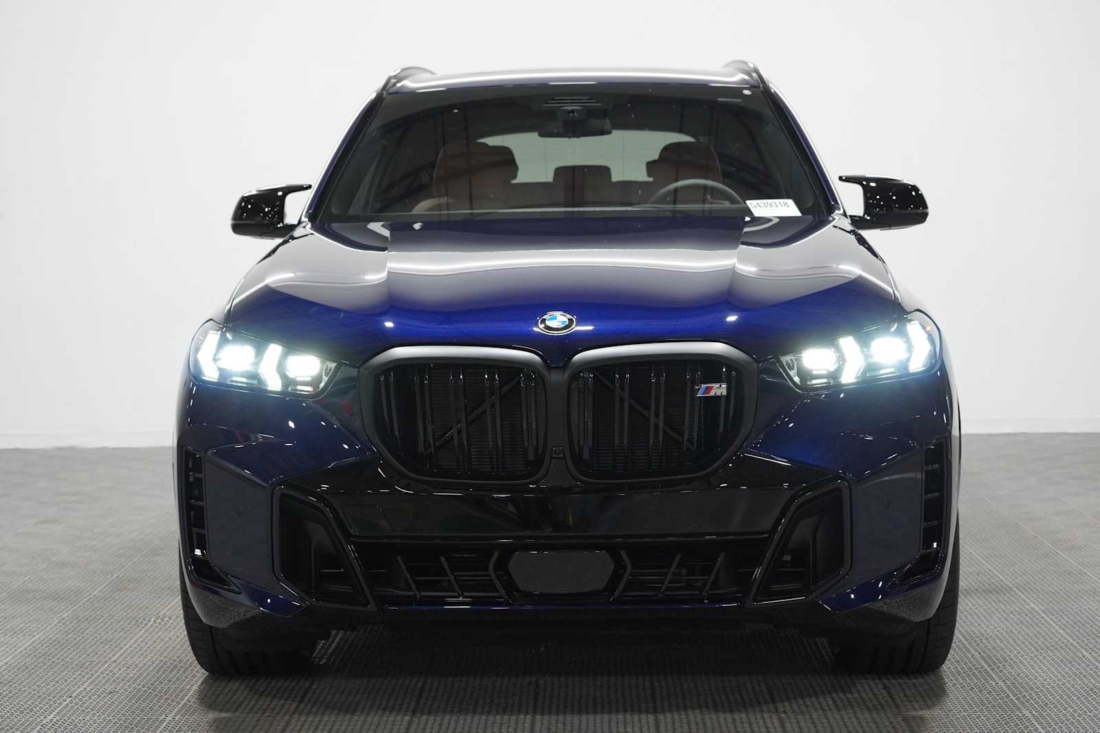 New 2026 Tanzanite Blue II Metallic BMW M60i image 3