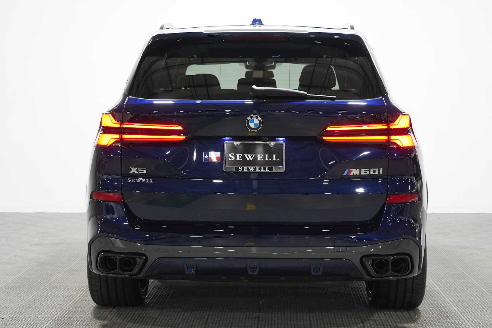 New 2026 Tanzanite Blue II Metallic BMW M60i image 5
