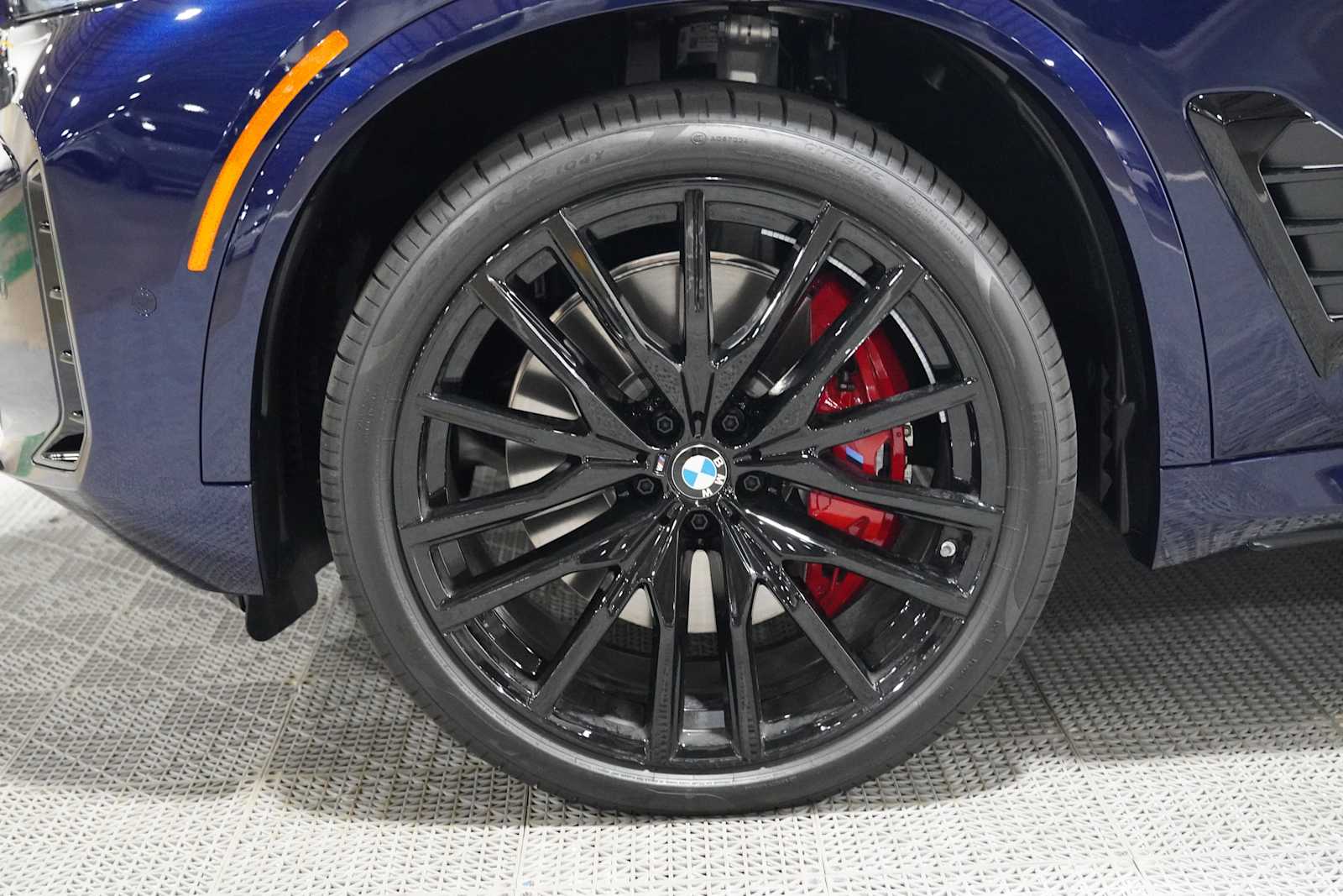 New 2026 Tanzanite Blue II Metallic BMW M60i image 7