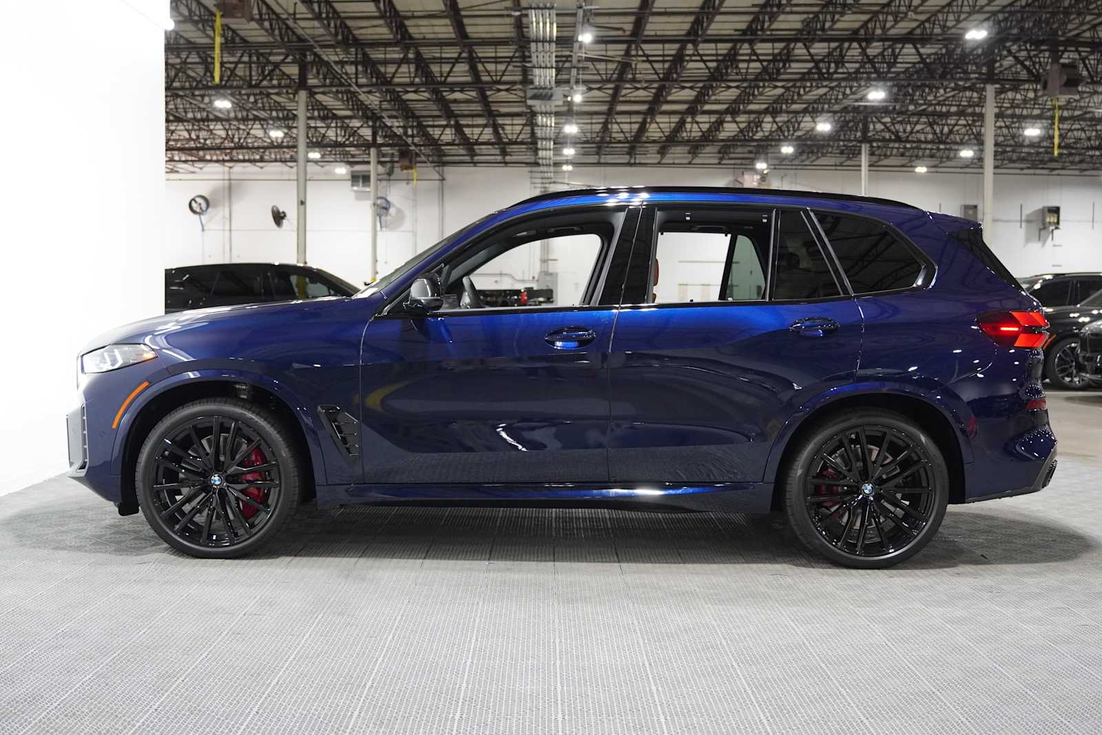 New 2026 Tanzanite Blue II Metallic BMW M60i image 2