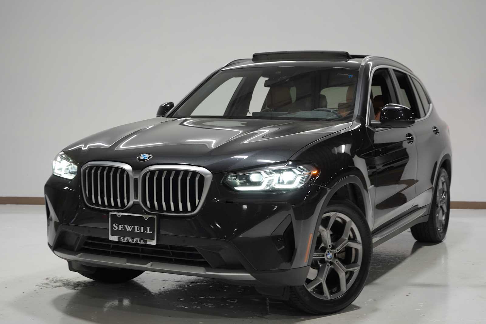 2023 BMW X3 30i's photo