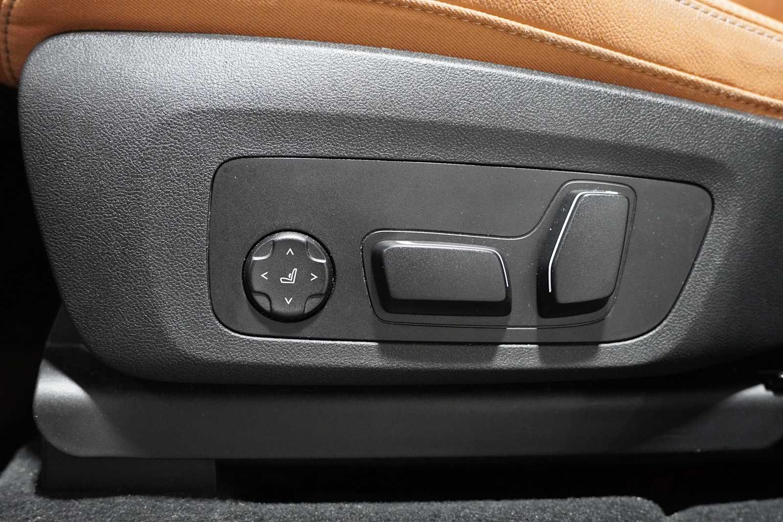Certified Used 2024 Dark Graphite Metallic BMW sDrive30i image 12