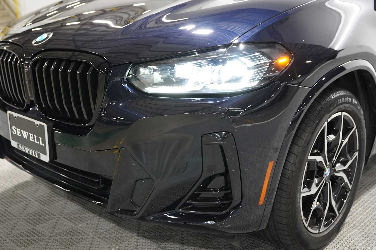 Used 2023 Carbon Black Metallic BMW xDrive30i image 7