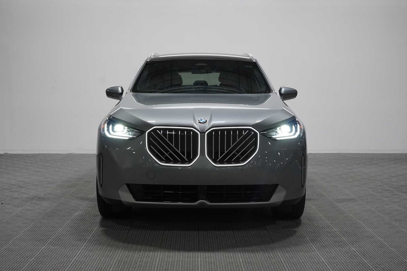 Certified Used 2026 Skyscraper Grey Metallic BMW 30 xDrive image 2