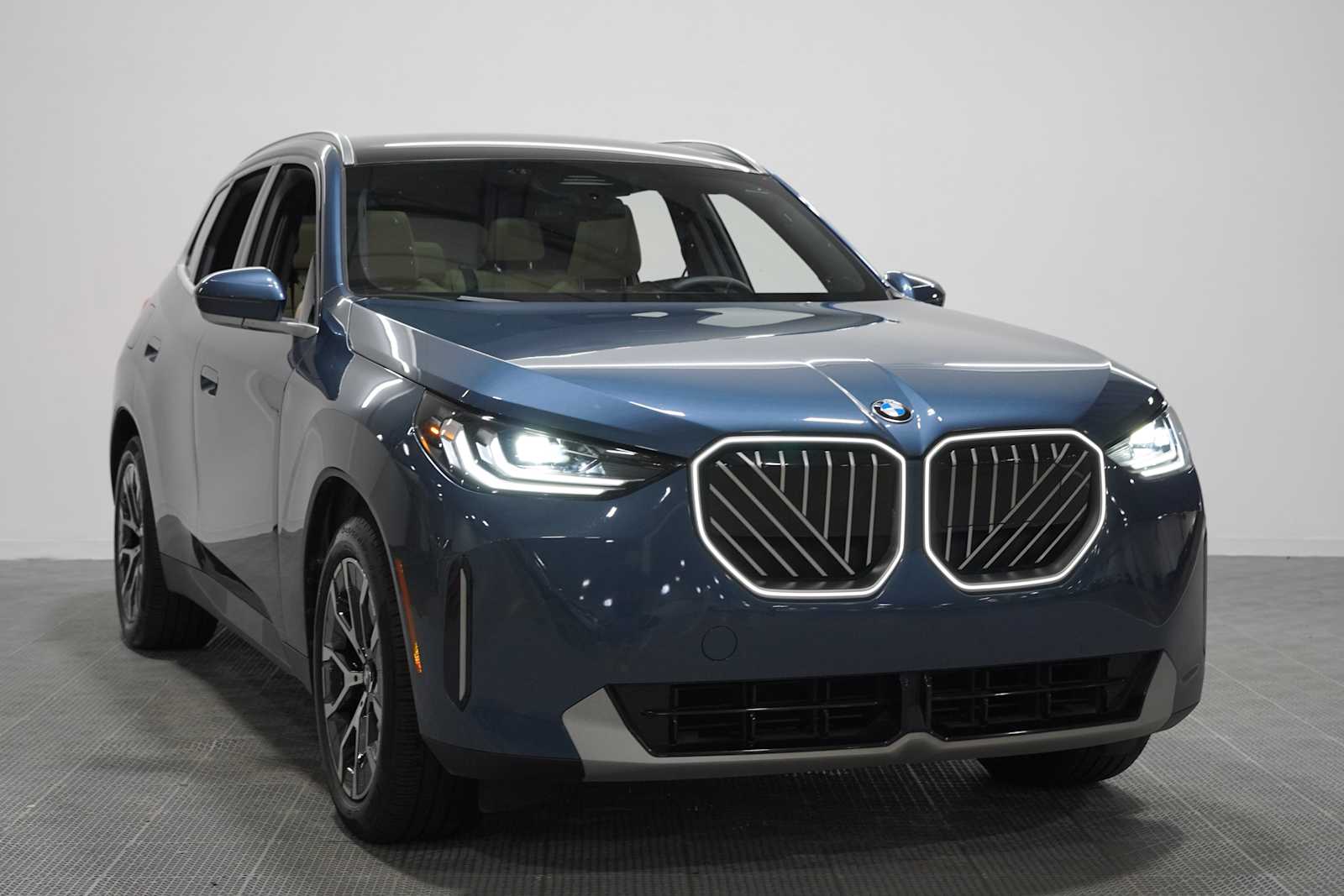 Certified Used 2025 Arctic Race Blue metallic BMW 30 xDrive image 3