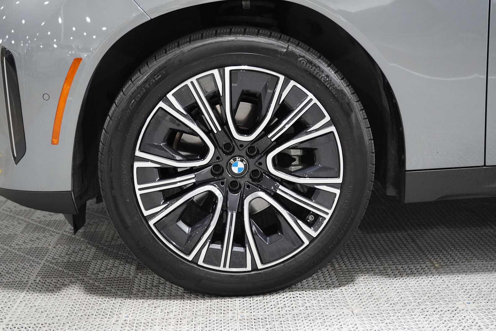 Used 2026 Skyscraper Grey Metallic BMW 30 xDrive image 8