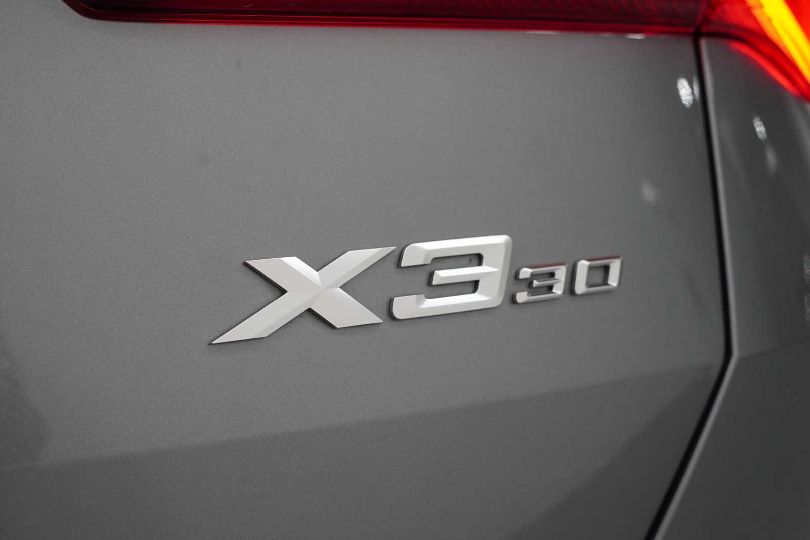 Used 2026 Skyscraper Grey Metallic BMW 30 xDrive image 9