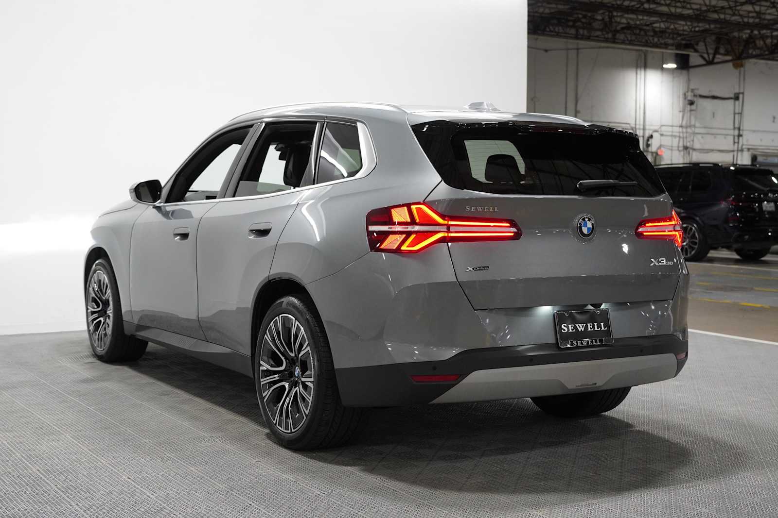 Used 2026 Skyscraper Grey Metallic BMW 30 xDrive image 6