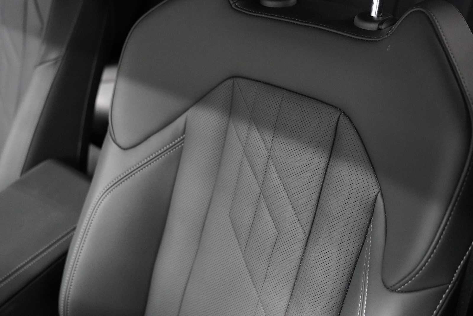 Used 2026 Skyscraper Grey Metallic BMW 30 xDrive image 12