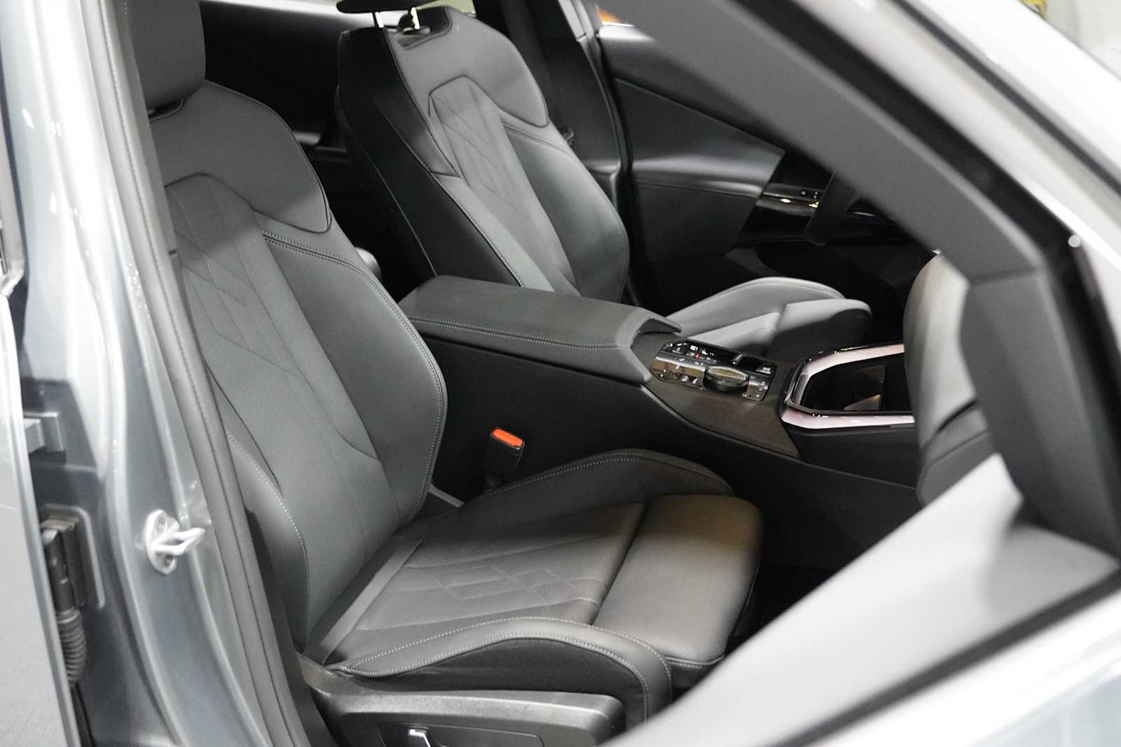Used 2026 Skyscraper Grey Metallic BMW 30 xDrive image 11