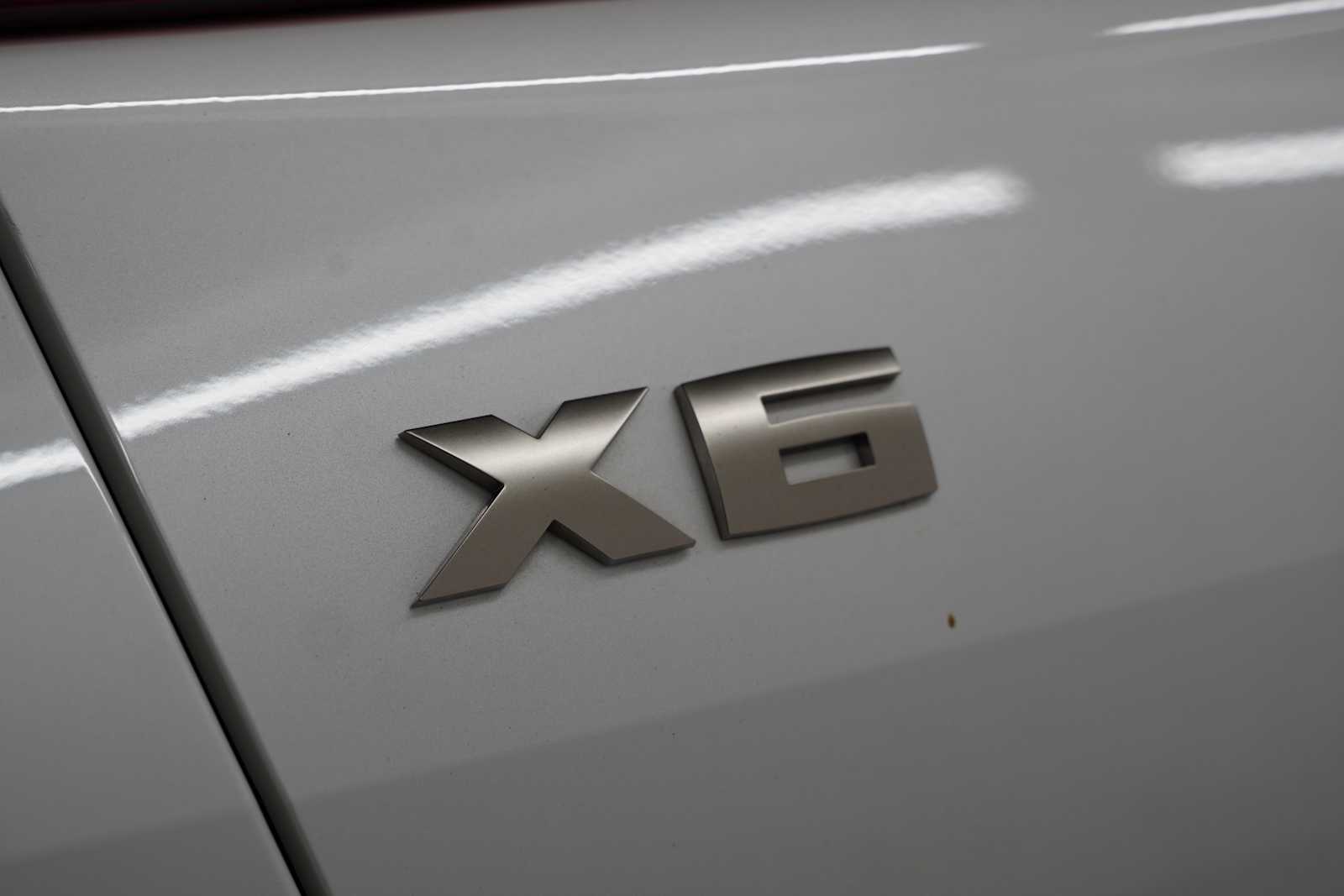 Used 2023 Mineral White Metallic BMW M50i image 9