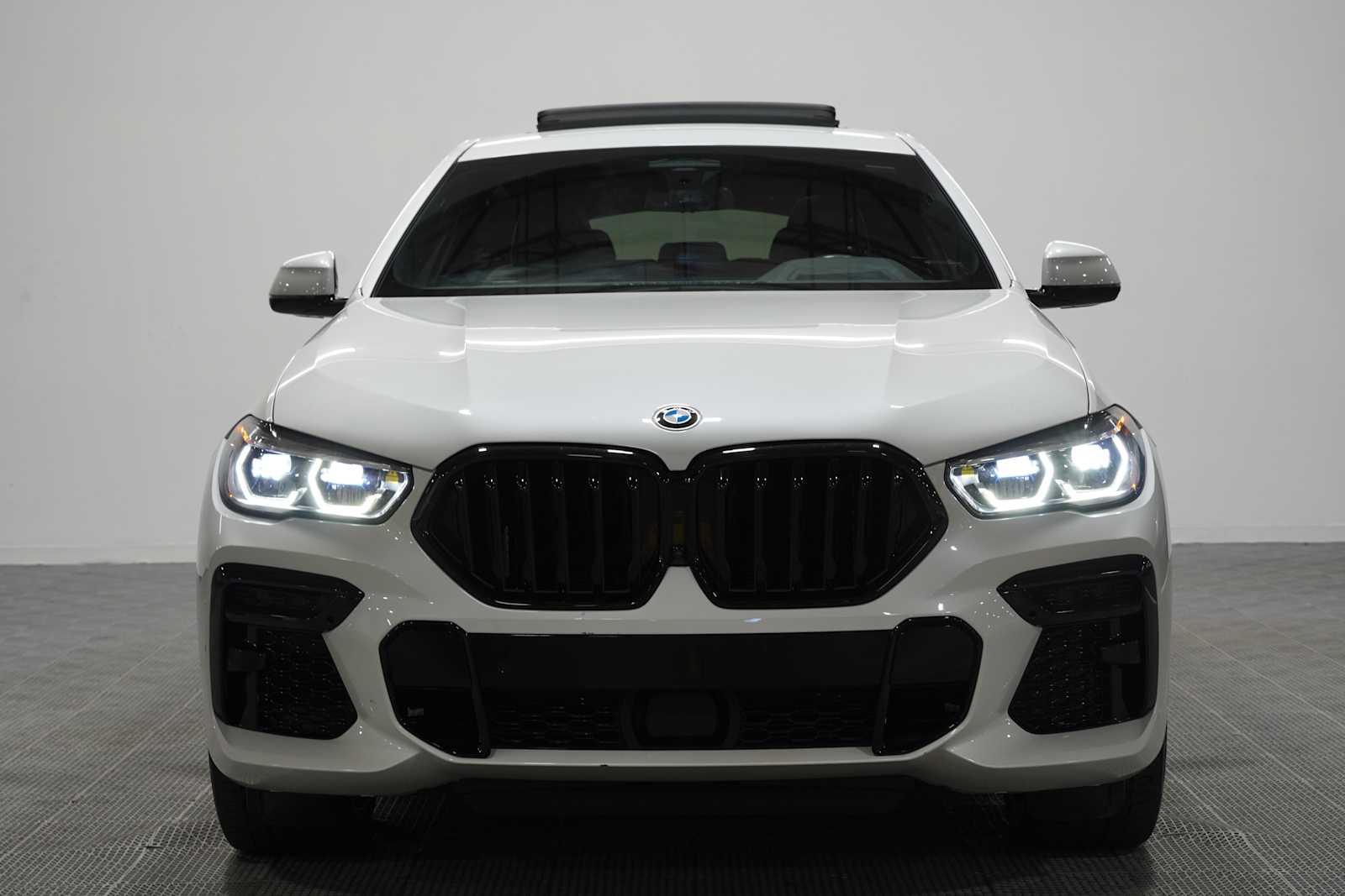 Used 2023 Mineral White Metallic BMW M50i image 2