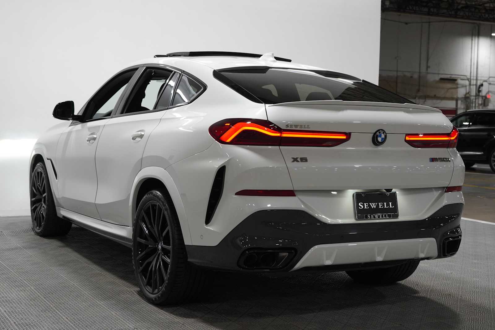 Used 2023 Mineral White Metallic BMW M50i image 6