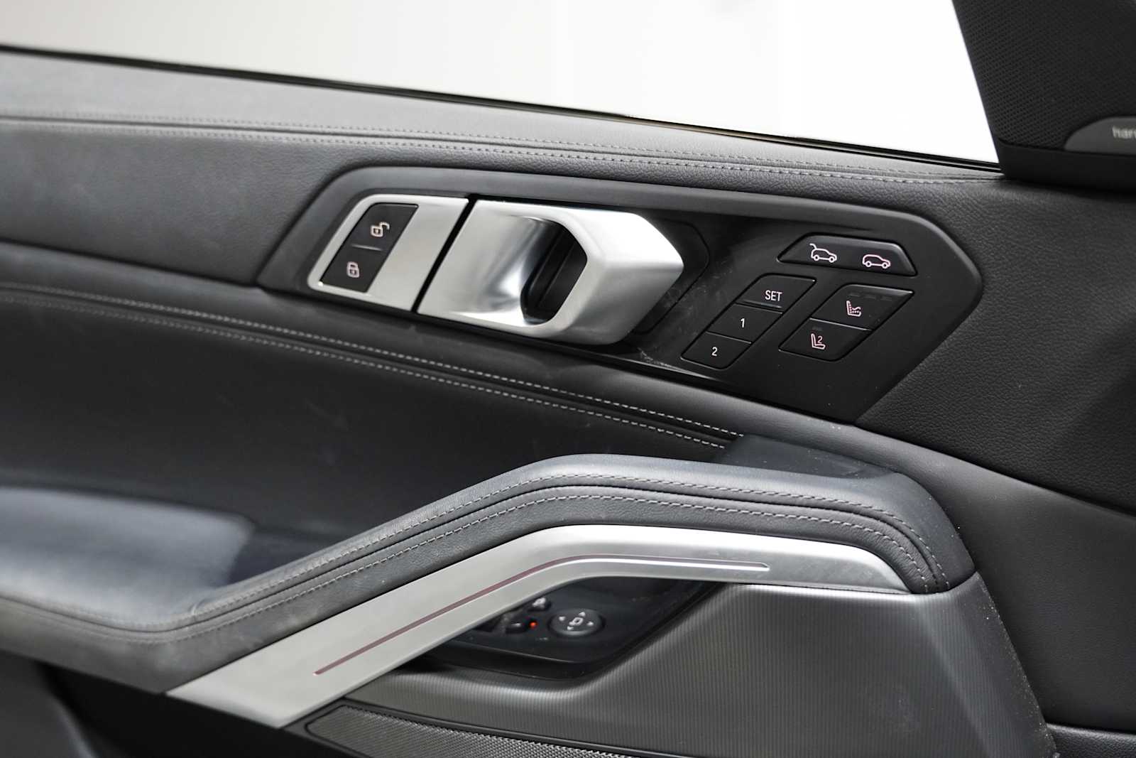 Used 2023 Mineral White Metallic BMW M50i image 15