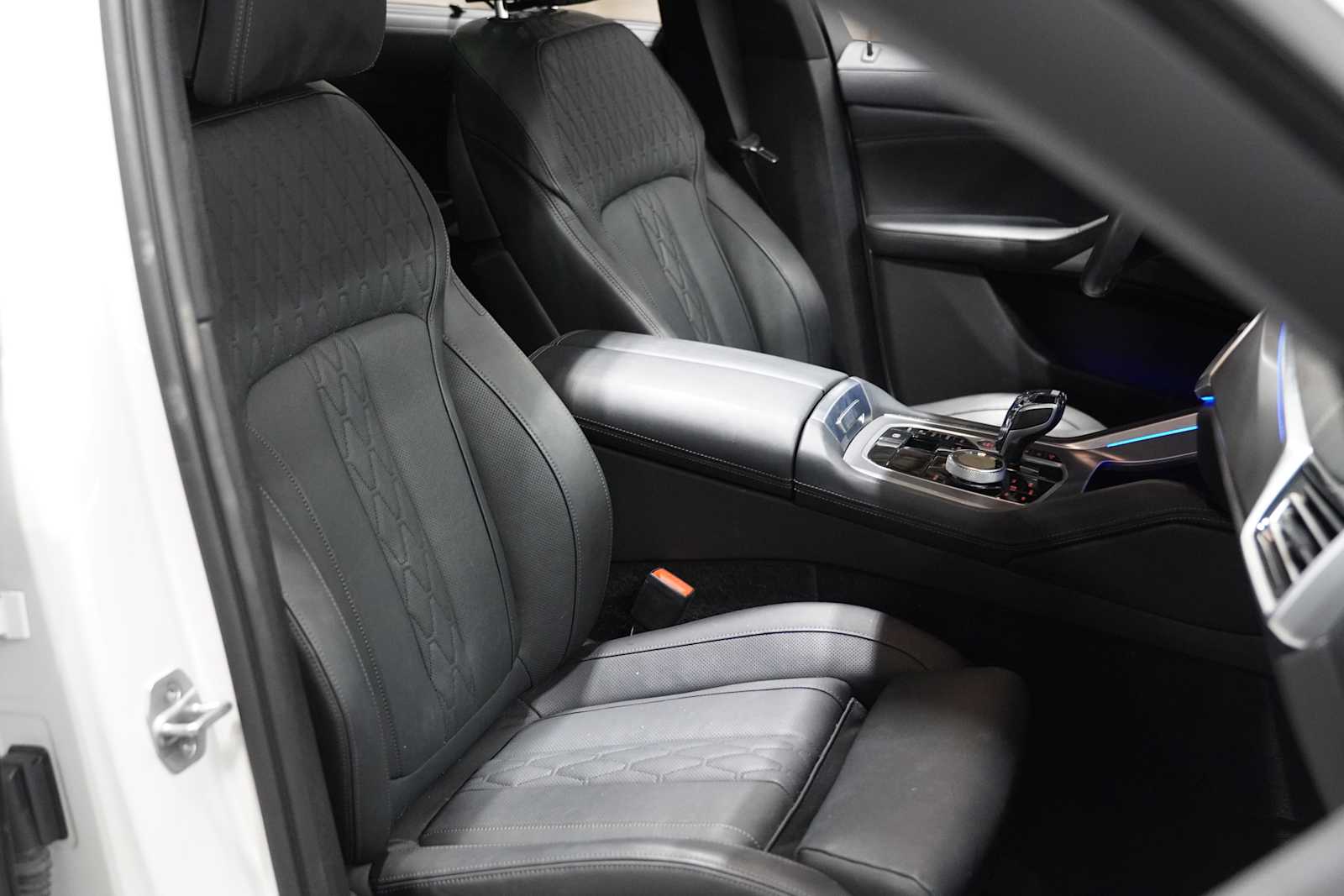 Used 2023 Mineral White Metallic BMW M50i image 12
