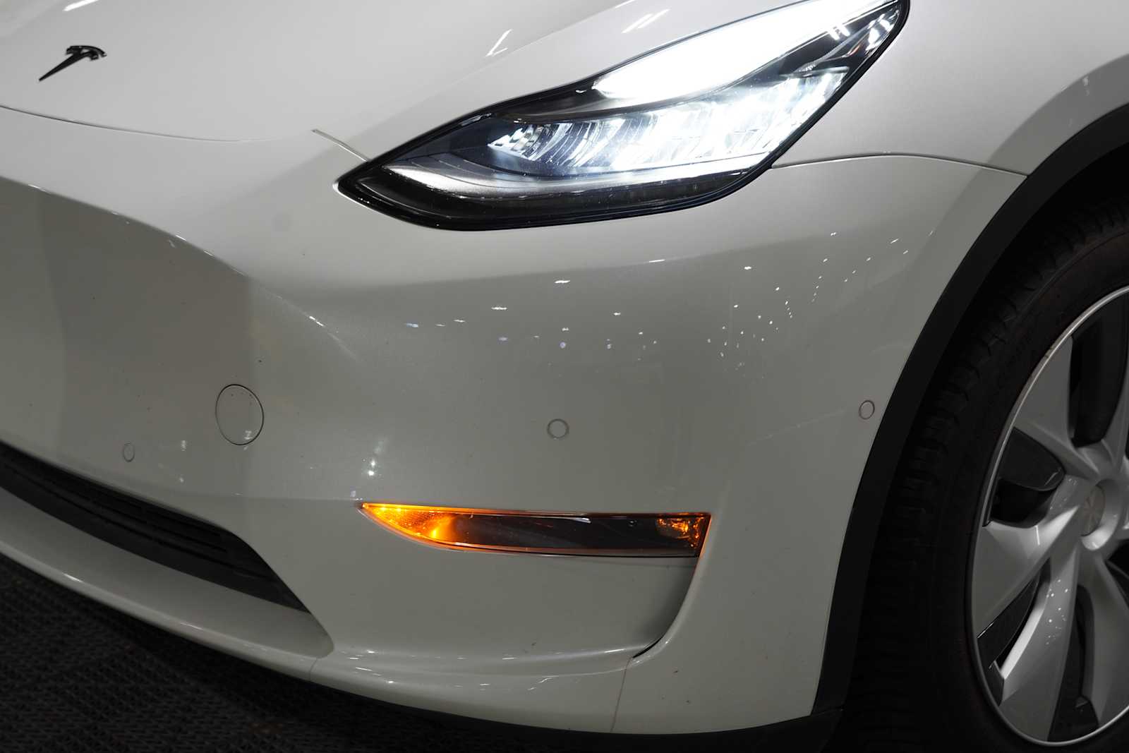 Used 2021 Pearl White Multi-Coat Tesla Long Range image 7