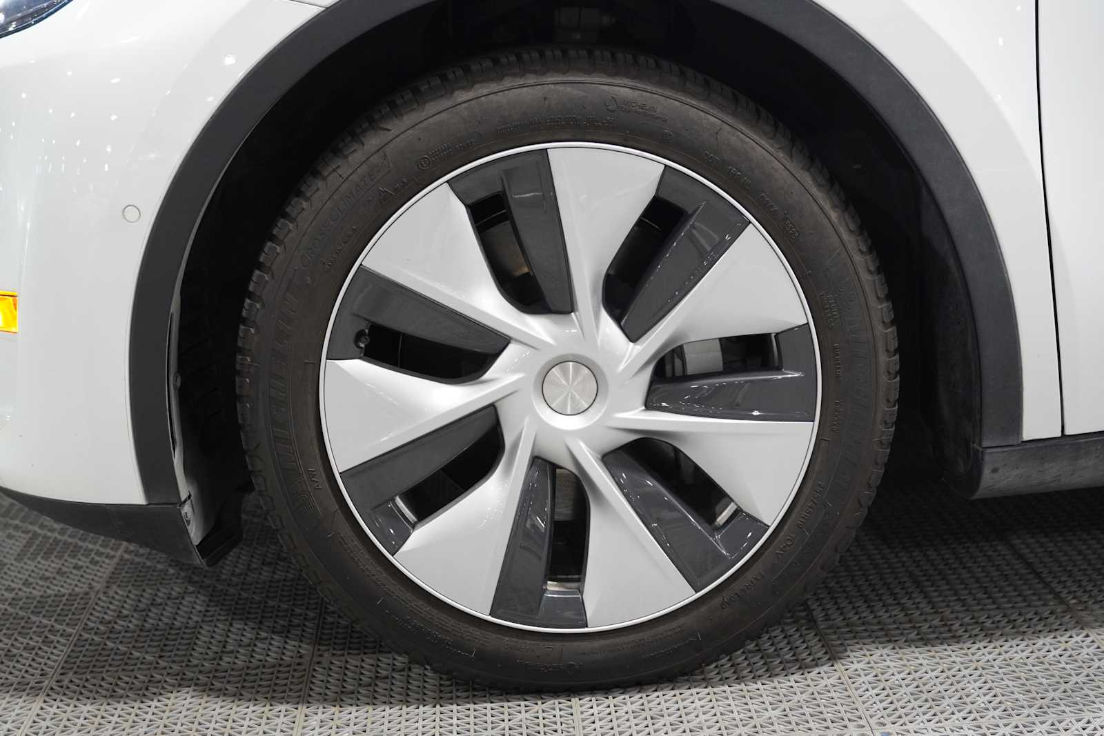 Used 2021 Pearl White Multi-Coat Tesla Long Range image 8