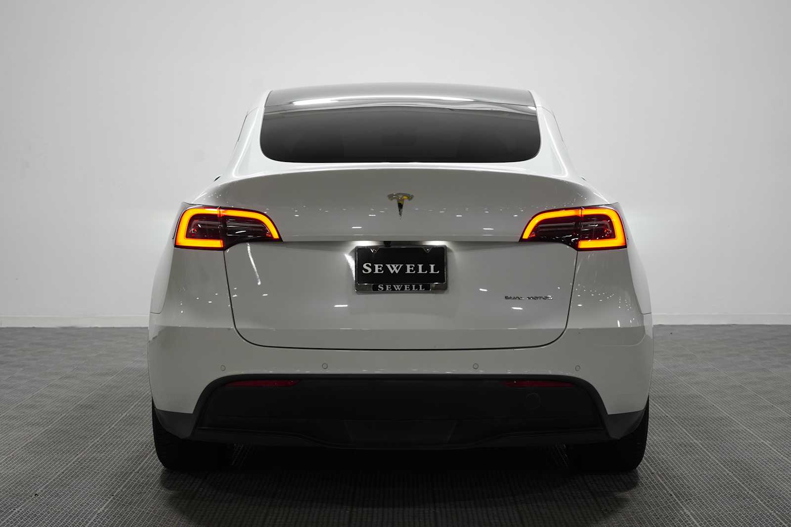 Used 2021 Pearl White Multi-Coat Tesla Long Range image 5
