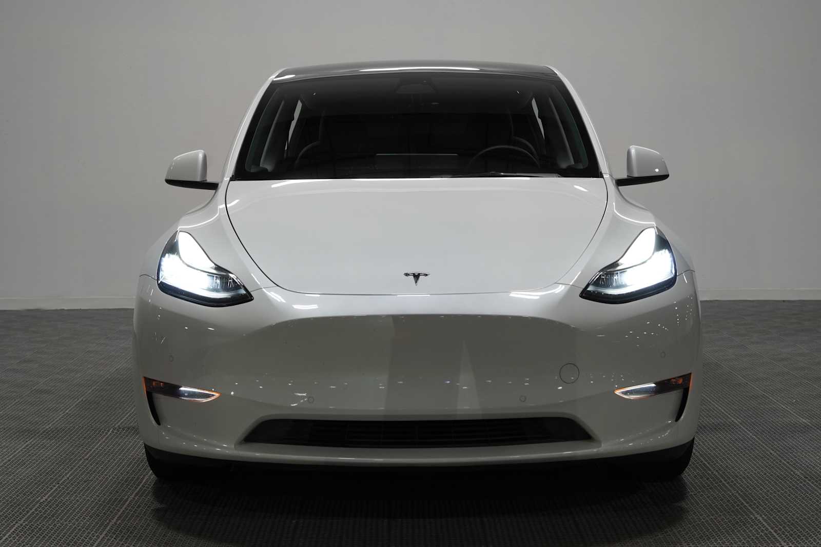 Used 2021 Pearl White Multi-Coat Tesla Long Range image 2