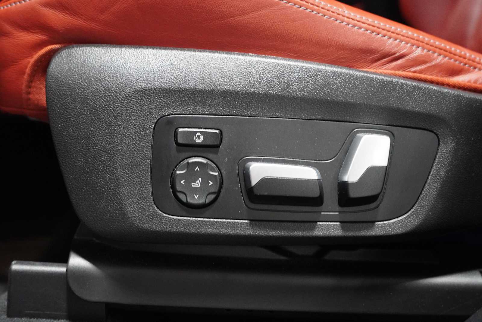 Used 2023 Brooklyn Grey Metallic BMW  image 13