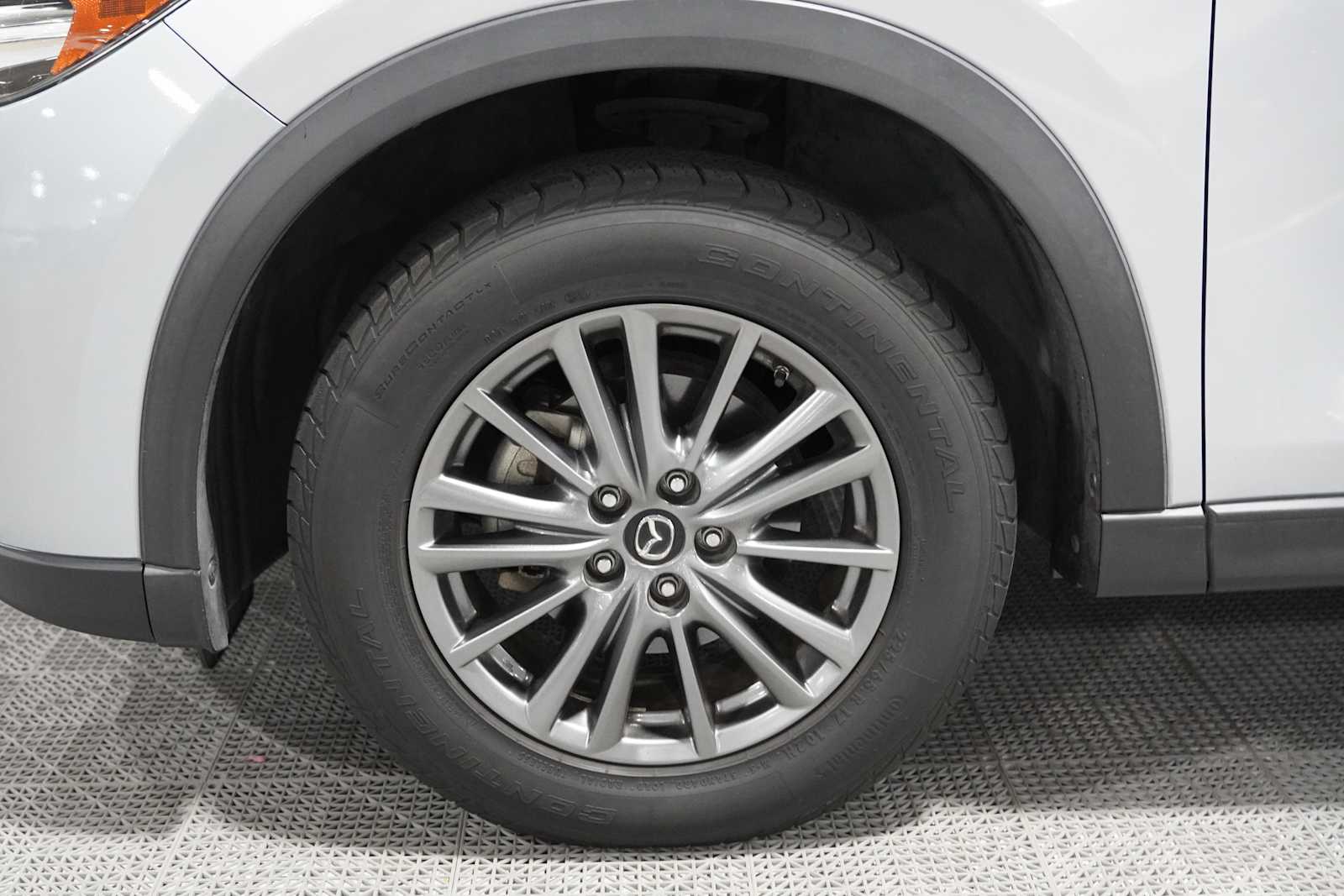 Used 2018 Sonic Silver Metallic Mazda Sport image 9