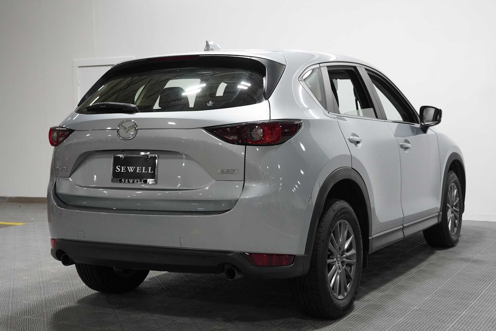 Used 2018 Sonic Silver Metallic Mazda Sport image 5