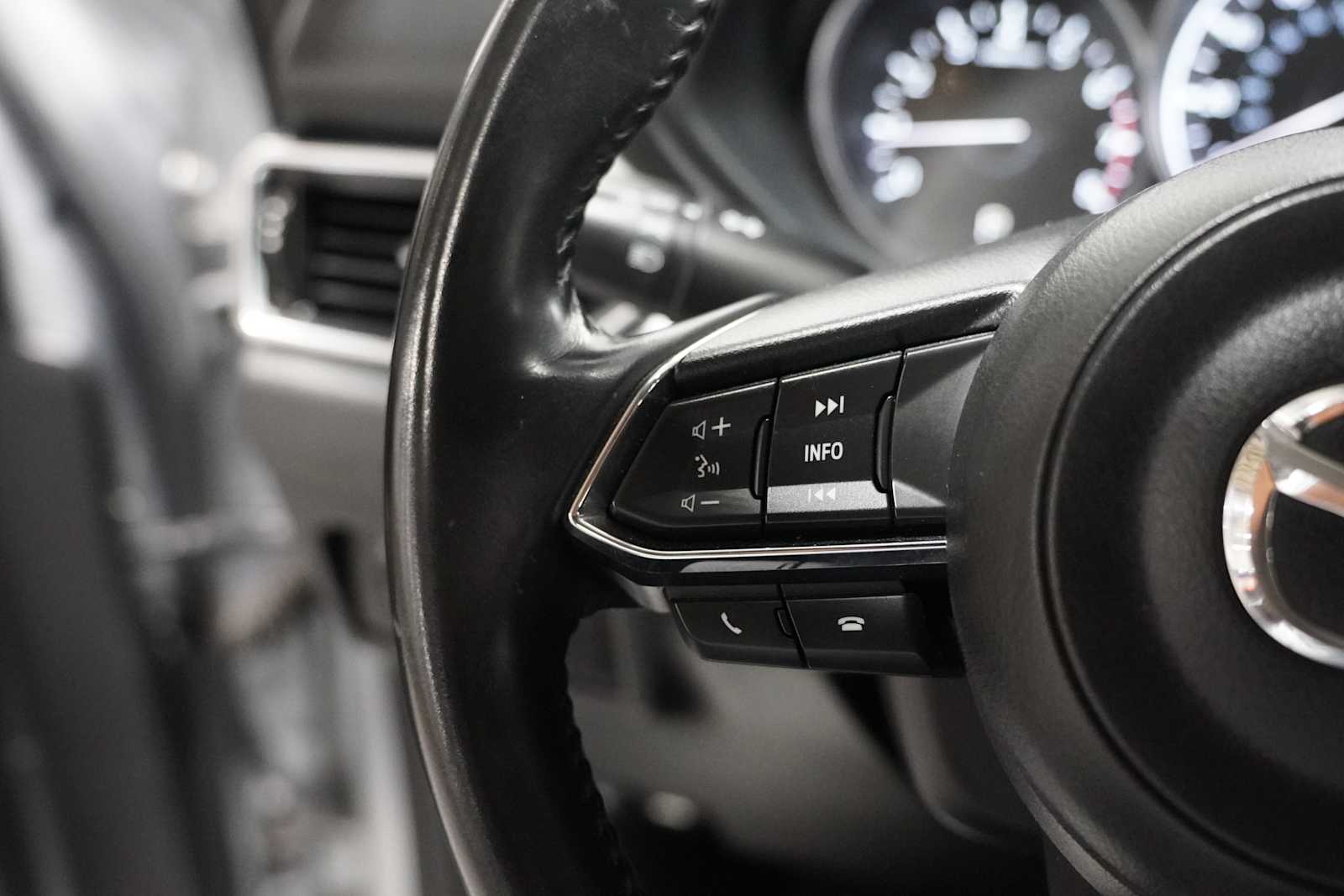 Used 2018 Sonic Silver Metallic Mazda Sport image 20