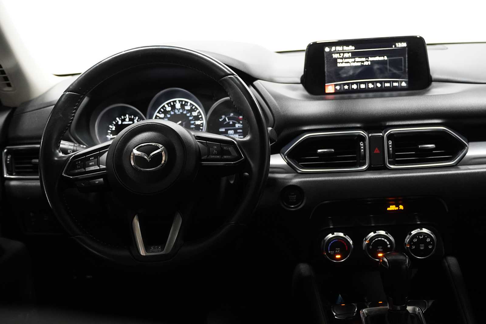 Used 2018 Sonic Silver Metallic Mazda Sport image 22
