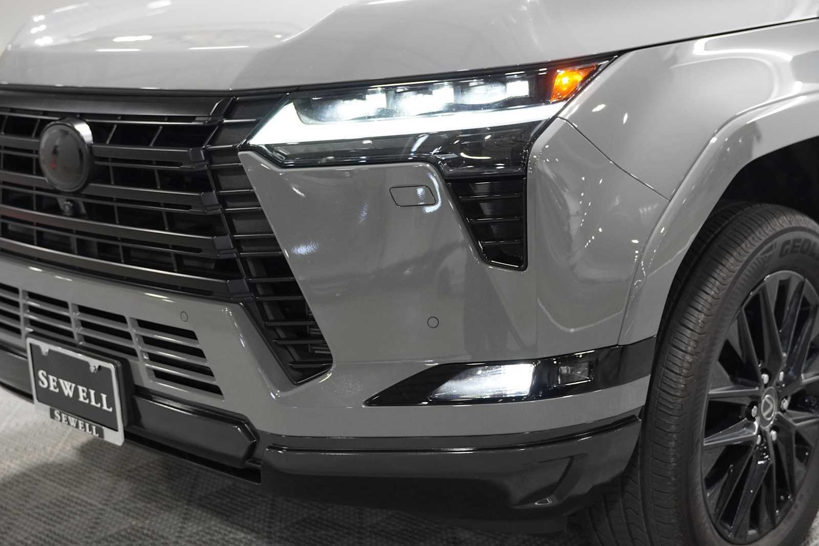 Used 2025 Incognito Lexus Premium+ image 7