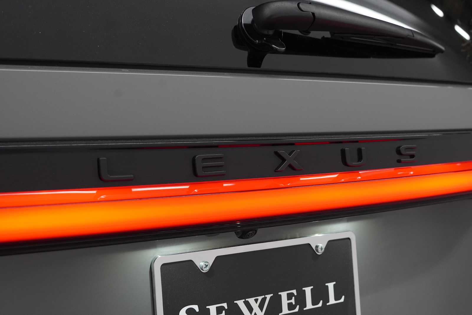 Used 2025 Incognito Lexus Premium+ image 9