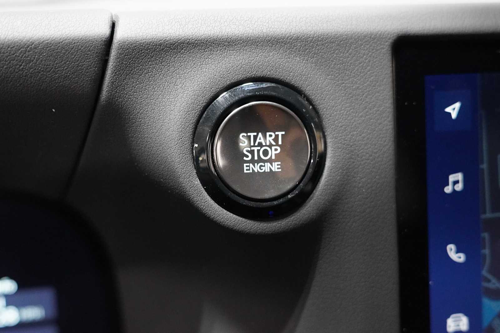 Used 2025 Incognito Lexus Premium+ image 18