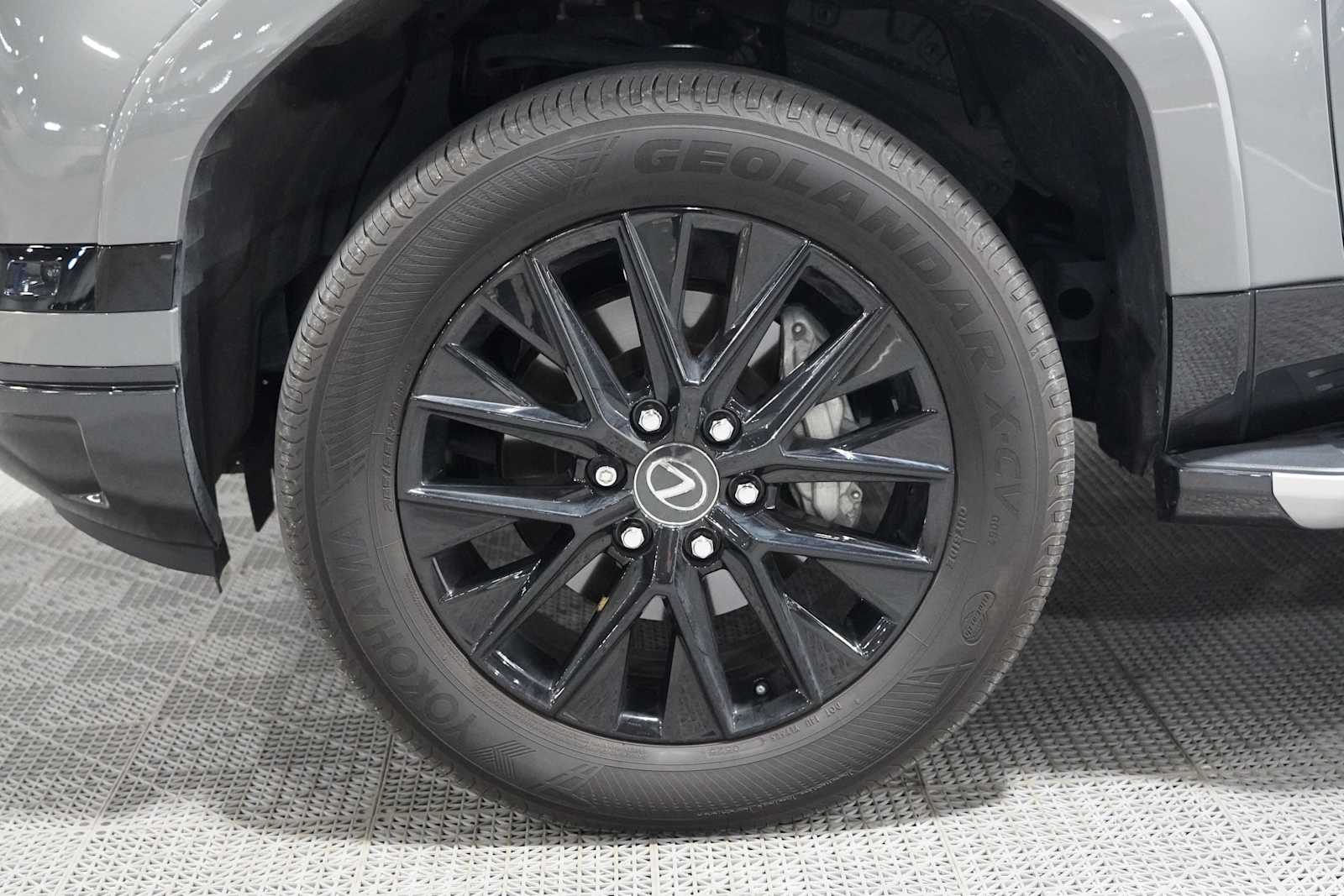 Used 2025 Incognito Lexus Premium+ image 8