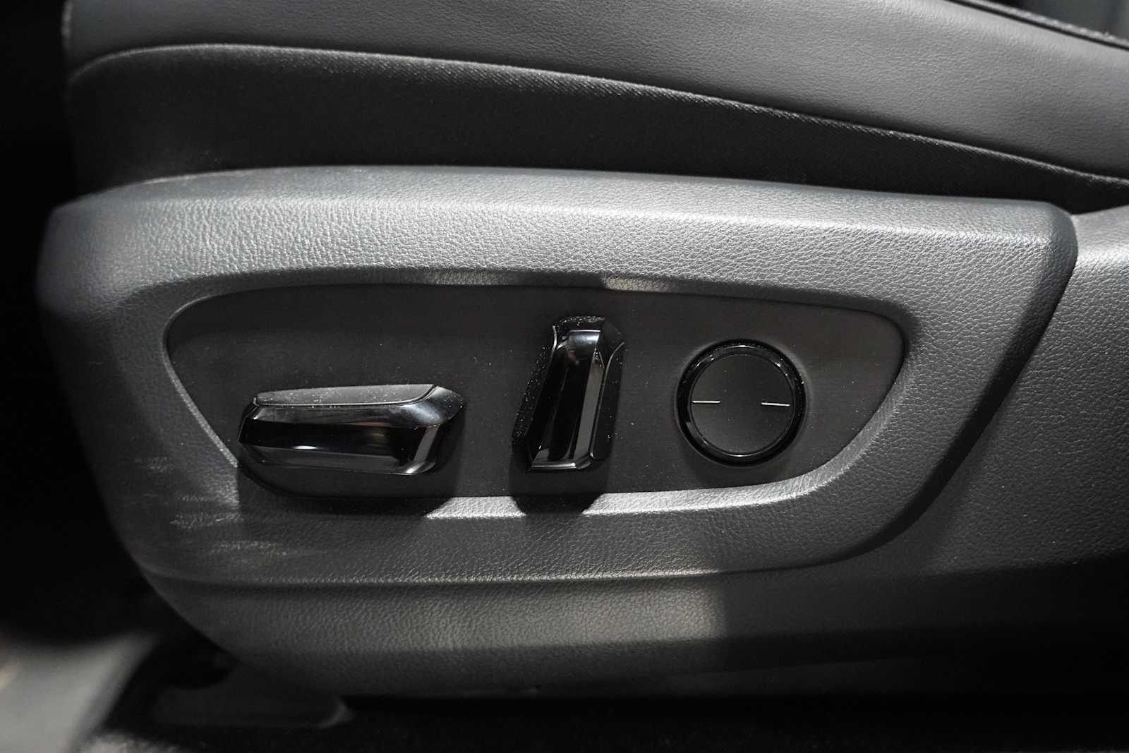 Used 2025 Incognito Lexus Premium+ image 13