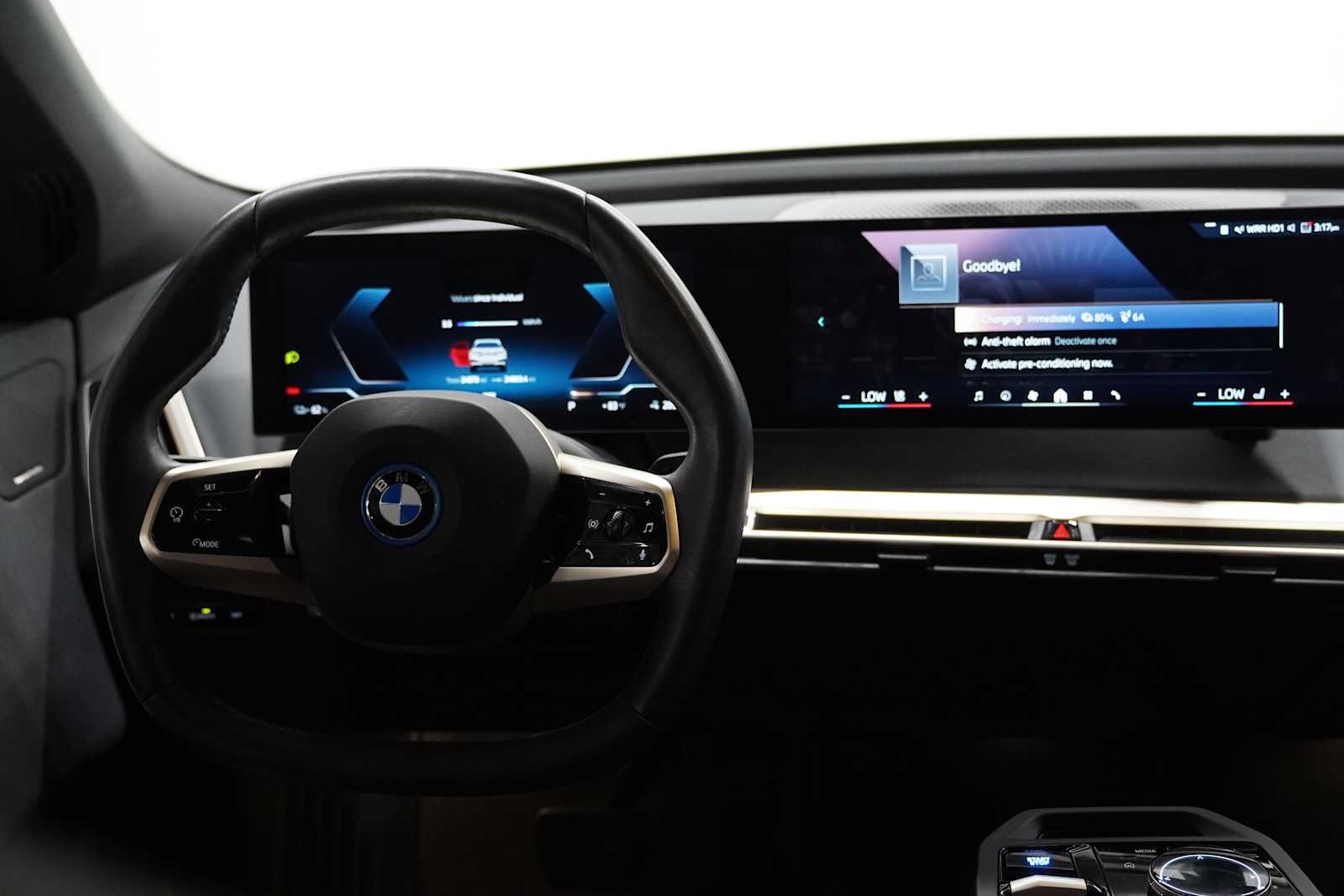Used 2024 Mineral White Metallic BMW xDrive50 image 23