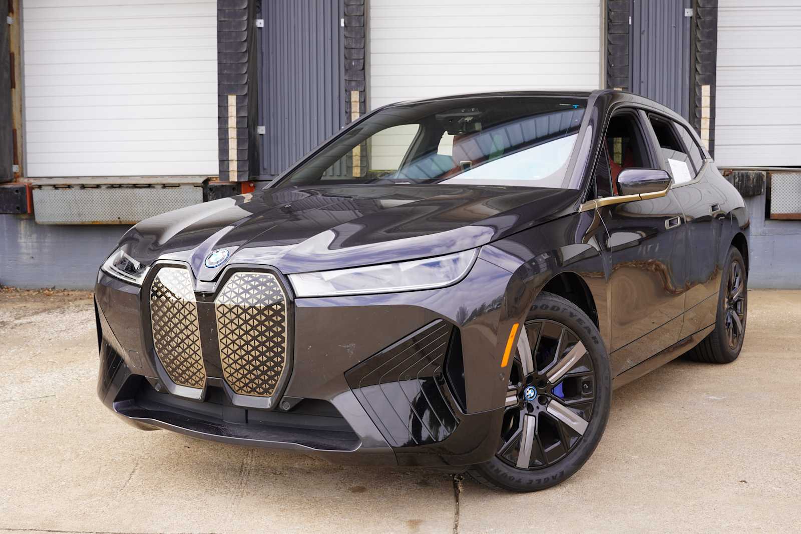 2024 BMW iX Base's photo