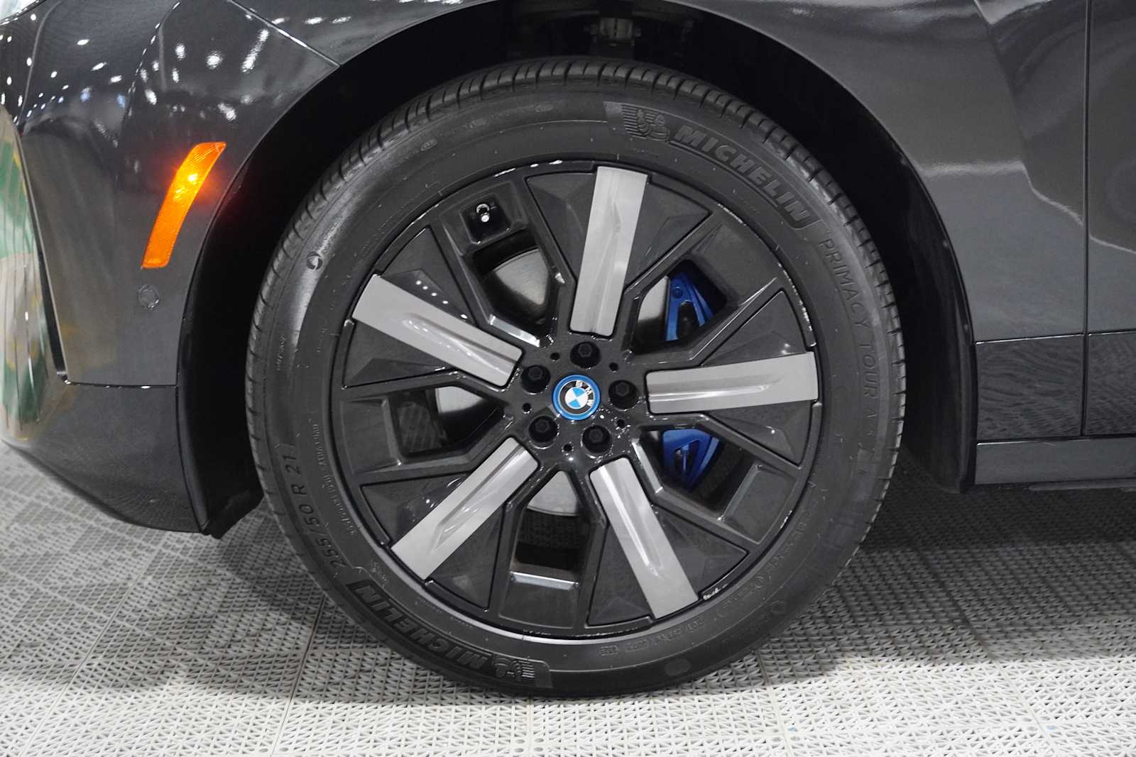 Certified Used 2023 Dark Graphite Metallic BMW xDrive50 image 8