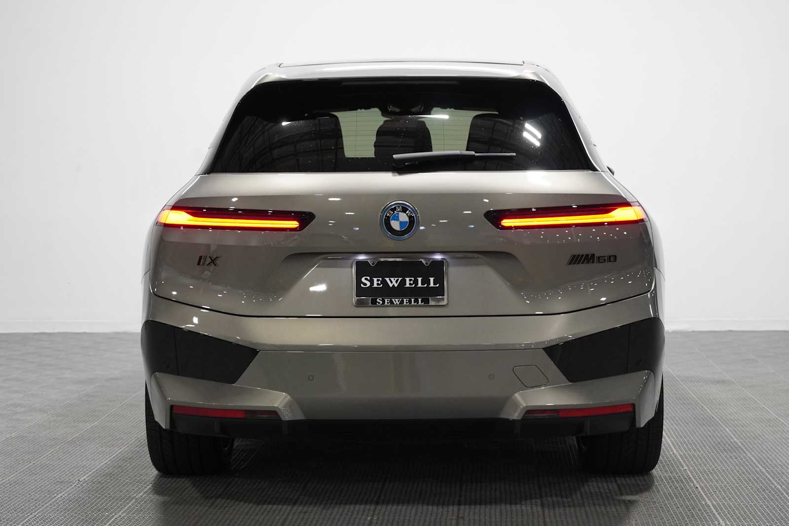 Certified Used 2024 Oxide Grey Metallic BMW M60 image 5