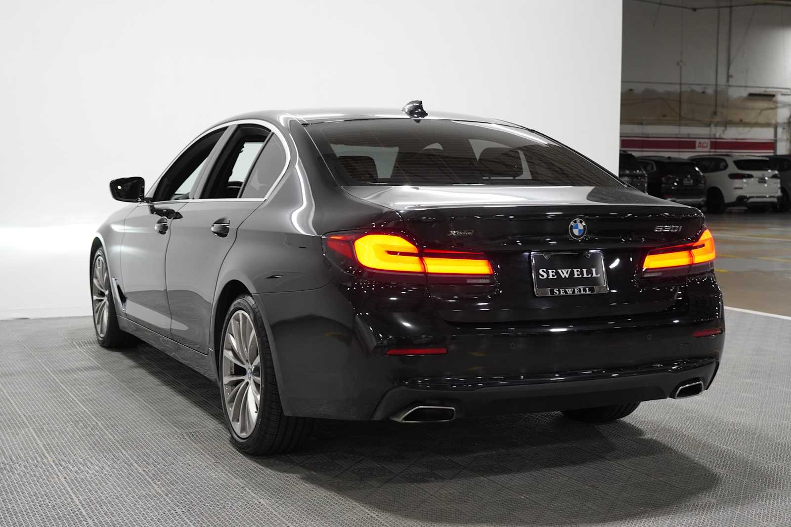 Certified Used 2022 Black Sapphire Metallic BMW 530i xDrive image 6
