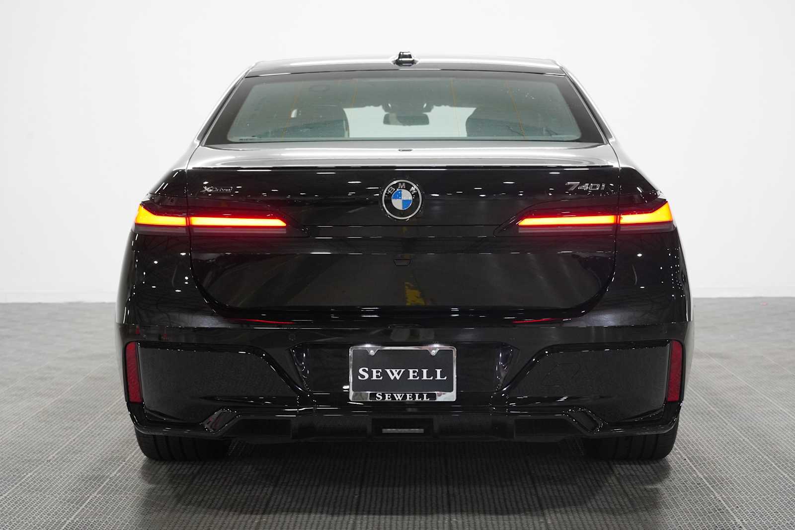 Certified Used 2026 Black Sapphire Metallic BMW 740i xDrive image 5