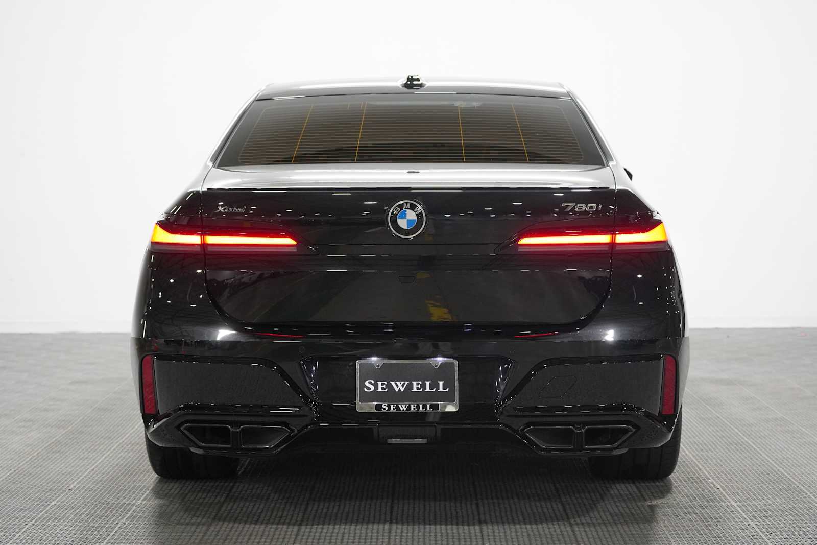 Certified Used 2026 Black Sapphire Metallic BMW 760i xDrive image 5