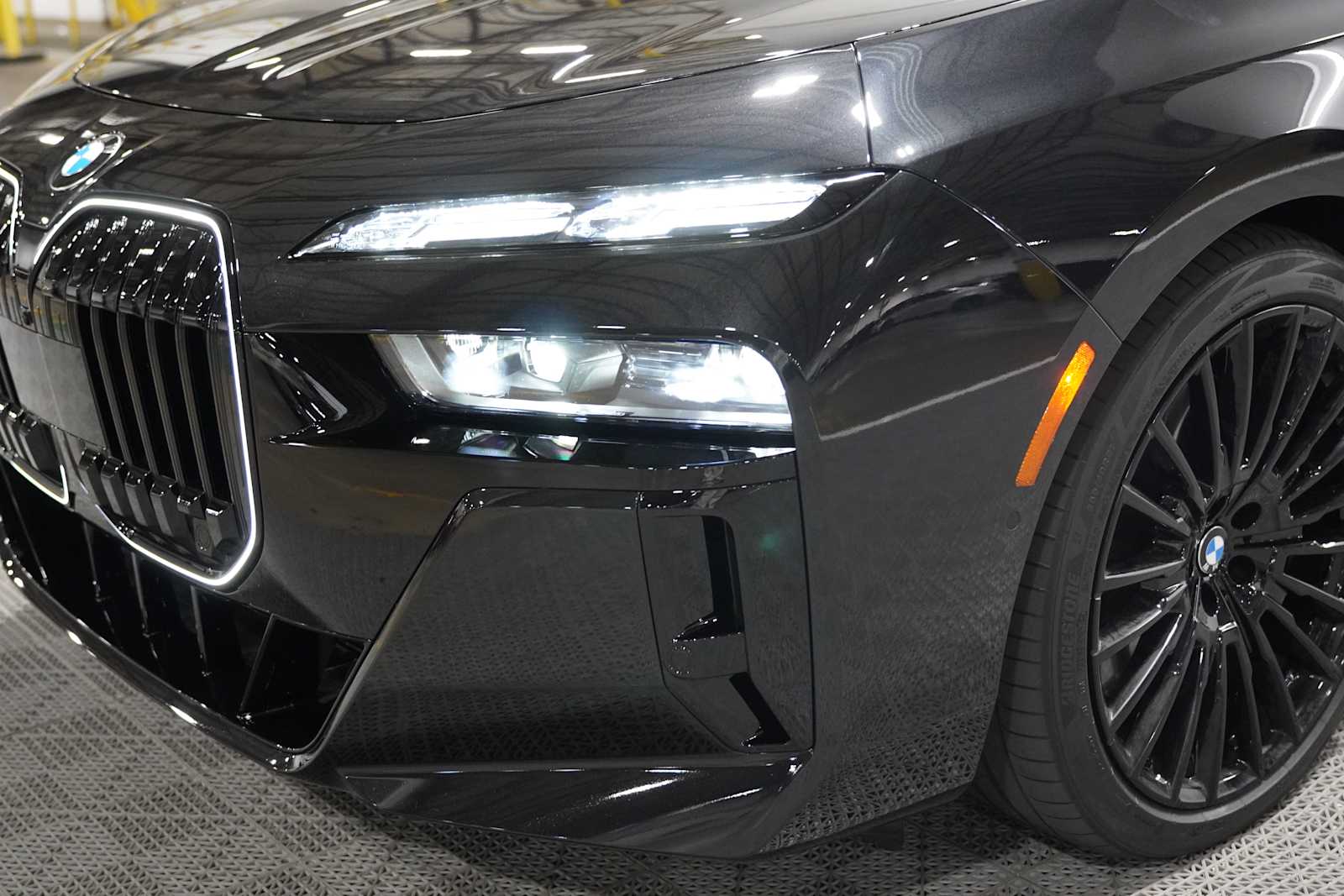 Certified Used 2026 Black Sapphire Metallic BMW 760i xDrive image 7