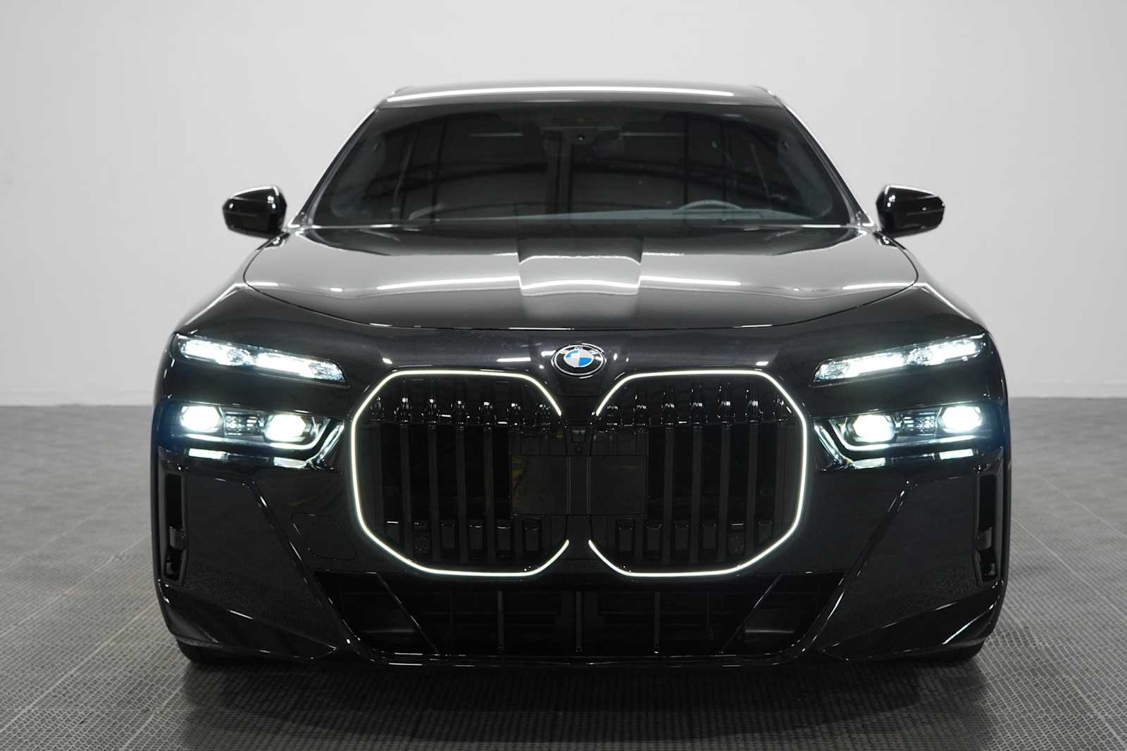 Certified Used 2026 Black Sapphire Metallic BMW 760i xDrive image 2