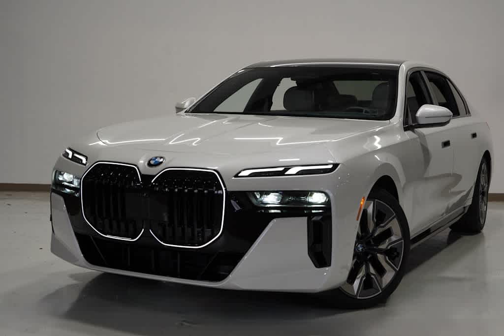 2025 BMW 7 Series 760i's photo