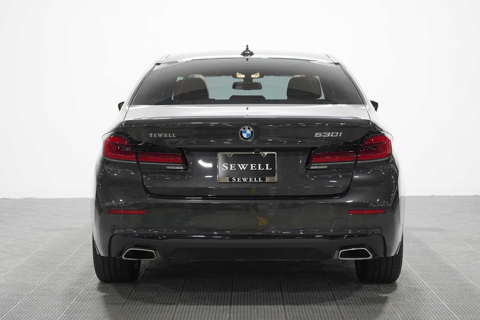 Certified Used 2023 Dark Graphite Metallic BMW 530i image 5