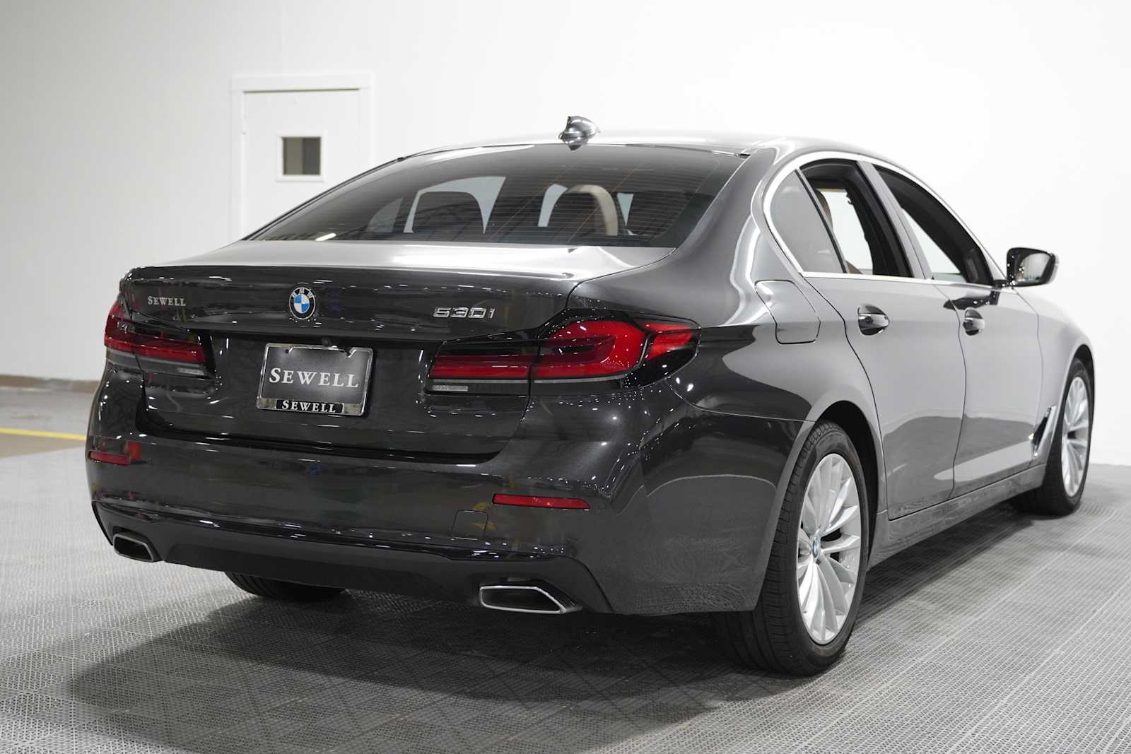Certified Used 2023 Dark Graphite Metallic BMW 530i image 4